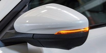 Electric cars - Apple CarPlay: serie - Ford Mustang Mach-E Standard Range