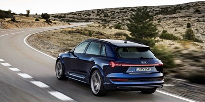 Electric cars - Sprachsteuerung: serie - Audi e-tron S