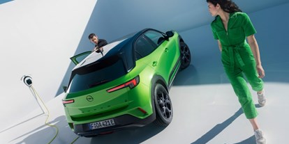 Electric cars - Lederlenkrad: serie - Opel Mokka-e Elegance