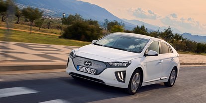 Electric cars - Isofix - Hyundai IONIQ Elektro