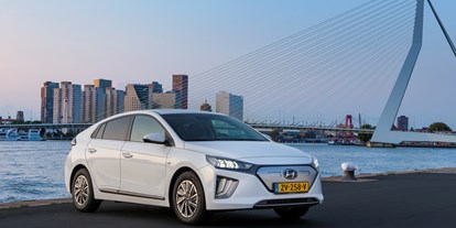 Electric cars - Position Ladeanschluss: Links hinten - Hyundai IONIQ Elektro