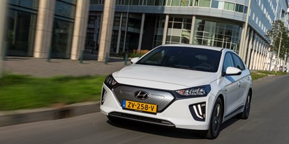 Elektroautos - Position Ladeanschluss: Links hinten - Hyundai IONIQ Elektro