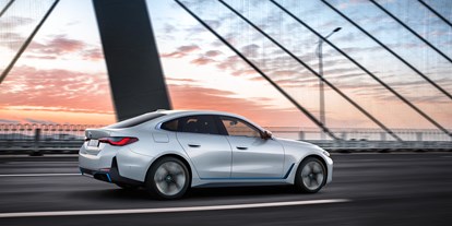 Elektroautos - Verfügbarkeit: Serienproduktion - BMW i4 eDrive40