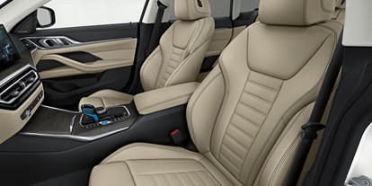 Elektroautos - Position Ladeanschluss: Rechts hinten - BMW i4 eDrive40