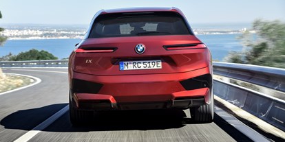 Elektroautos - BMW iX xDrive 40