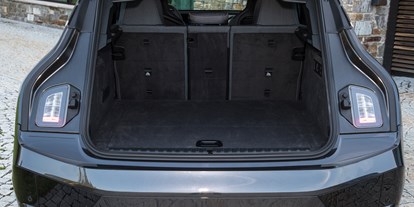 Elektroautos - Position Ladeanschluss: Rechts hinten - BMW iX xDrive 40