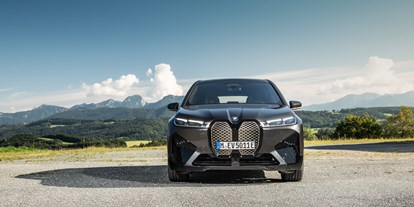 Elektroautos - Aufbau: SUV - BMW iX xDrive 50
