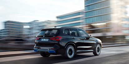Elektroautos - Verfügbarkeit: Serienproduktion - BMW iX3