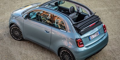 Elektroautos - Position Ladeanschluss: Rechts hinten - Fiat 500 Cabrio