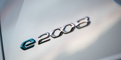 Electric cars - Isofix - Peugeot e-2008
