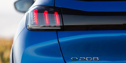 Electric cars - Position Ladeanschluss: Links hinten - Peugeot e-208