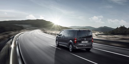 Elektroautos - Schnellladen - Peugeot e-Traveller L2 50 kWh