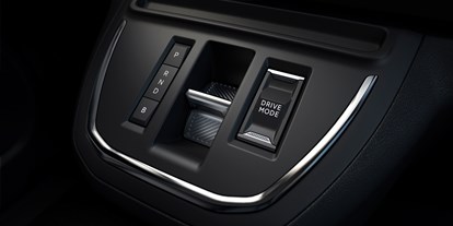Elektroautos - Antrieb: Frontantrieb - Peugeot e-Traveller L3 50 kWh