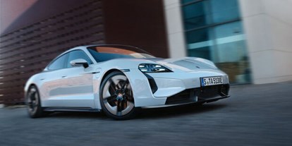 Electric cars - Aufbau: Limousine - Porsche Taycan Turbo