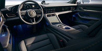 Elektroautos - Aufbau: Limousine - Porsche Taycan Turbo S
