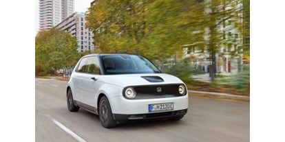 Electric cars - Panoramadach: serie - Honda e Advance