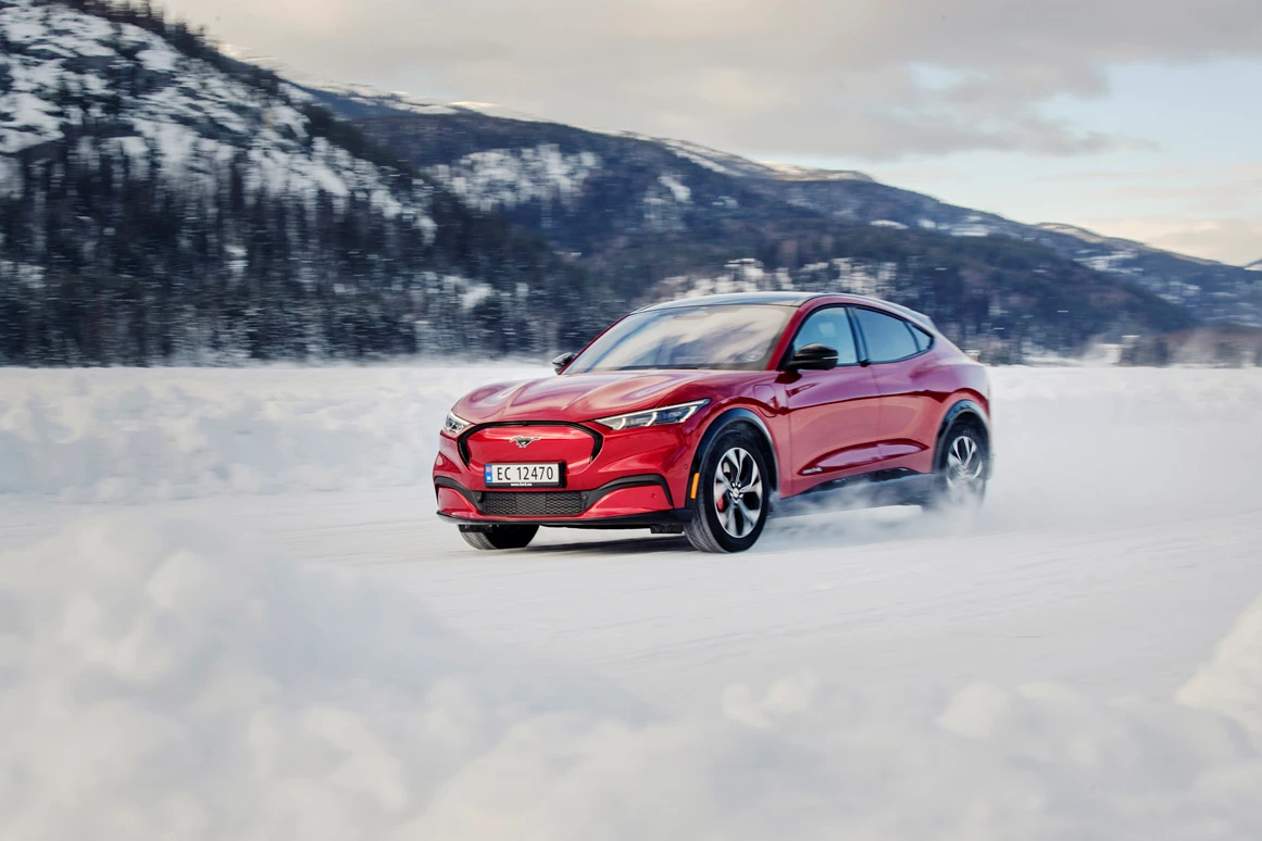 Elektroauto Modell: Ford Mustang Mach-E AWD Extended Range