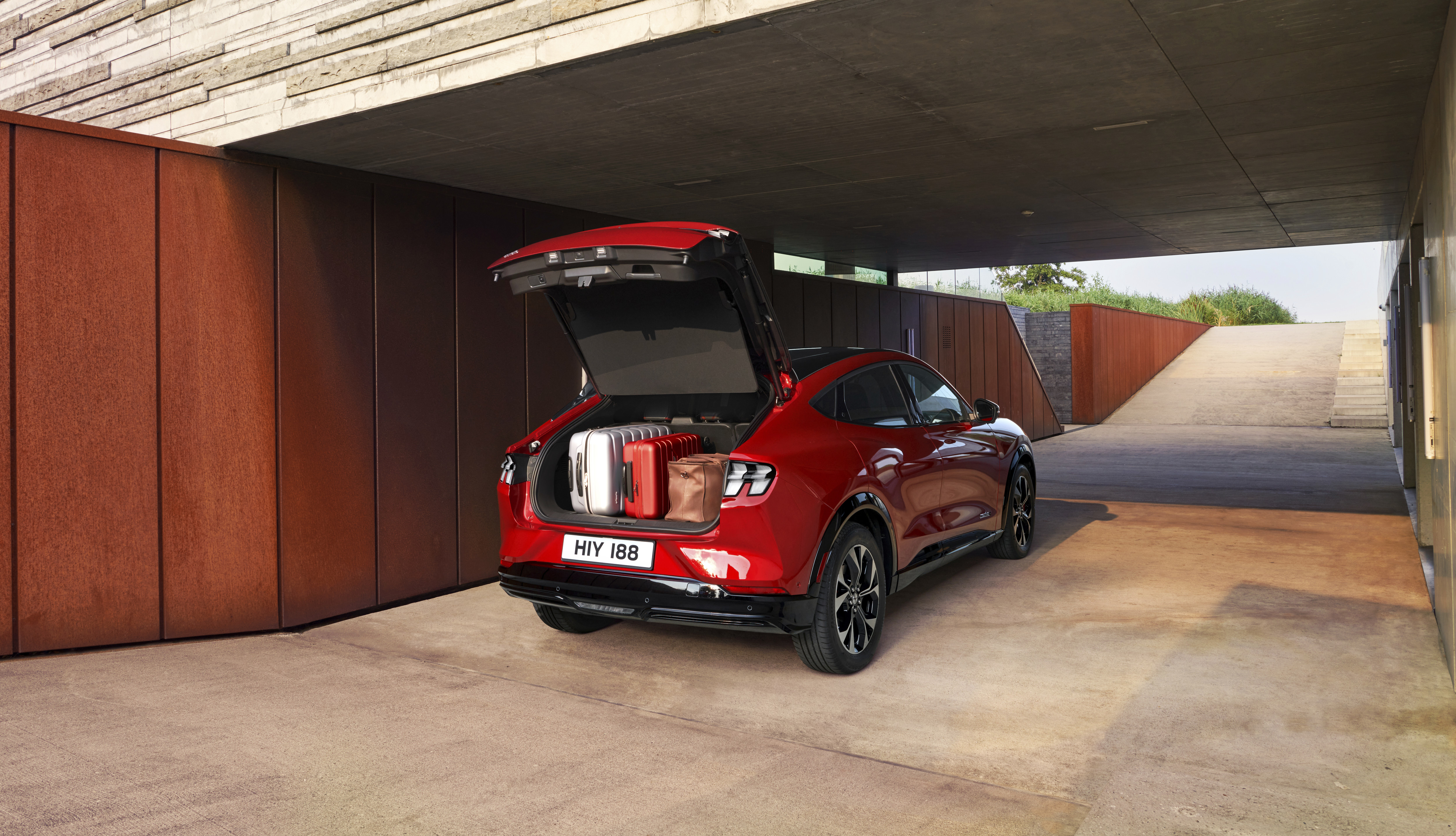 Elektroautos - Schnellladen - Ford Mustang Mach-E AWD Extended Range