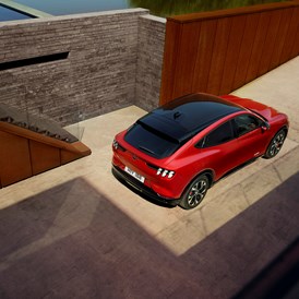 Elektroauto Modell: Ford Mustang Mach-E AWD Extended Range