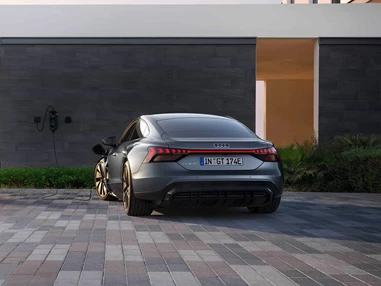 Elektroauto Modell: Audi e-tron GT quattro