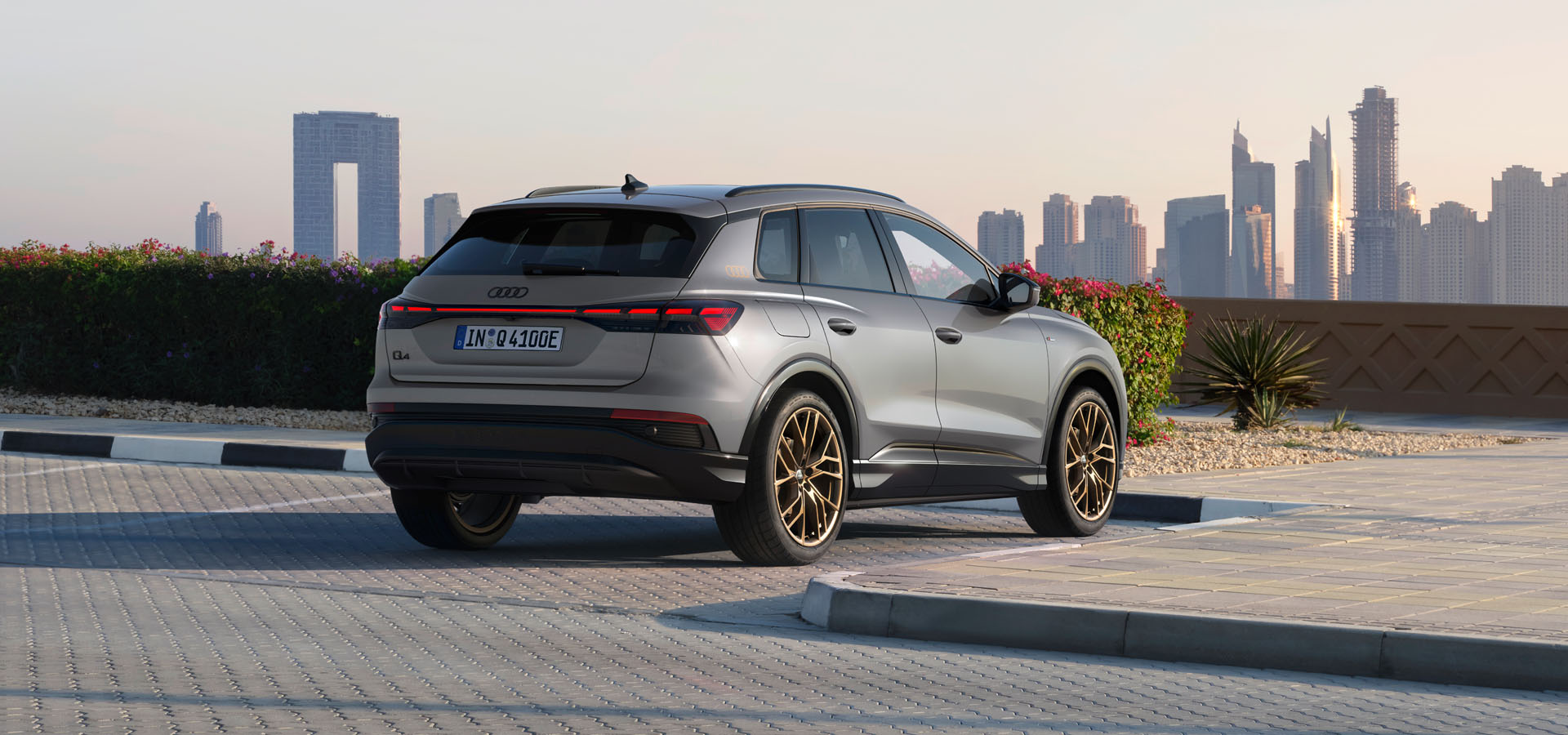 Elektroautos - Dachreling: serie - Audi Q4 Sportback e-tron 35
