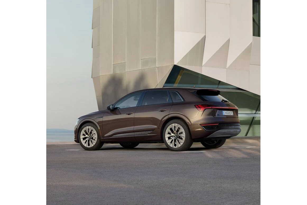 Elektroauto Modell: Audi Q8 Sportback e-tron 50