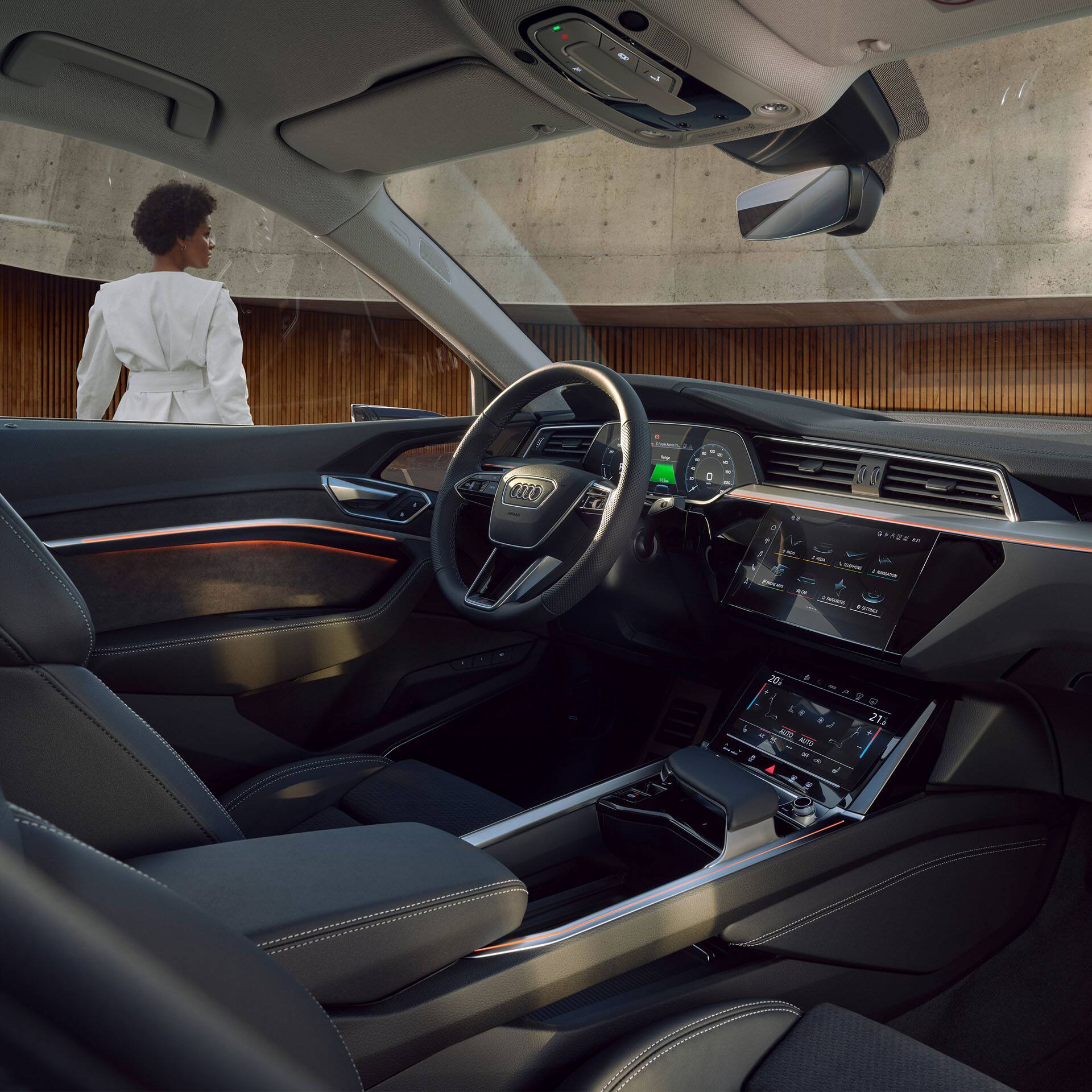Elektrische auto's - Notrufsystem - Audi Q8 Sportback e-tron 55 quattro