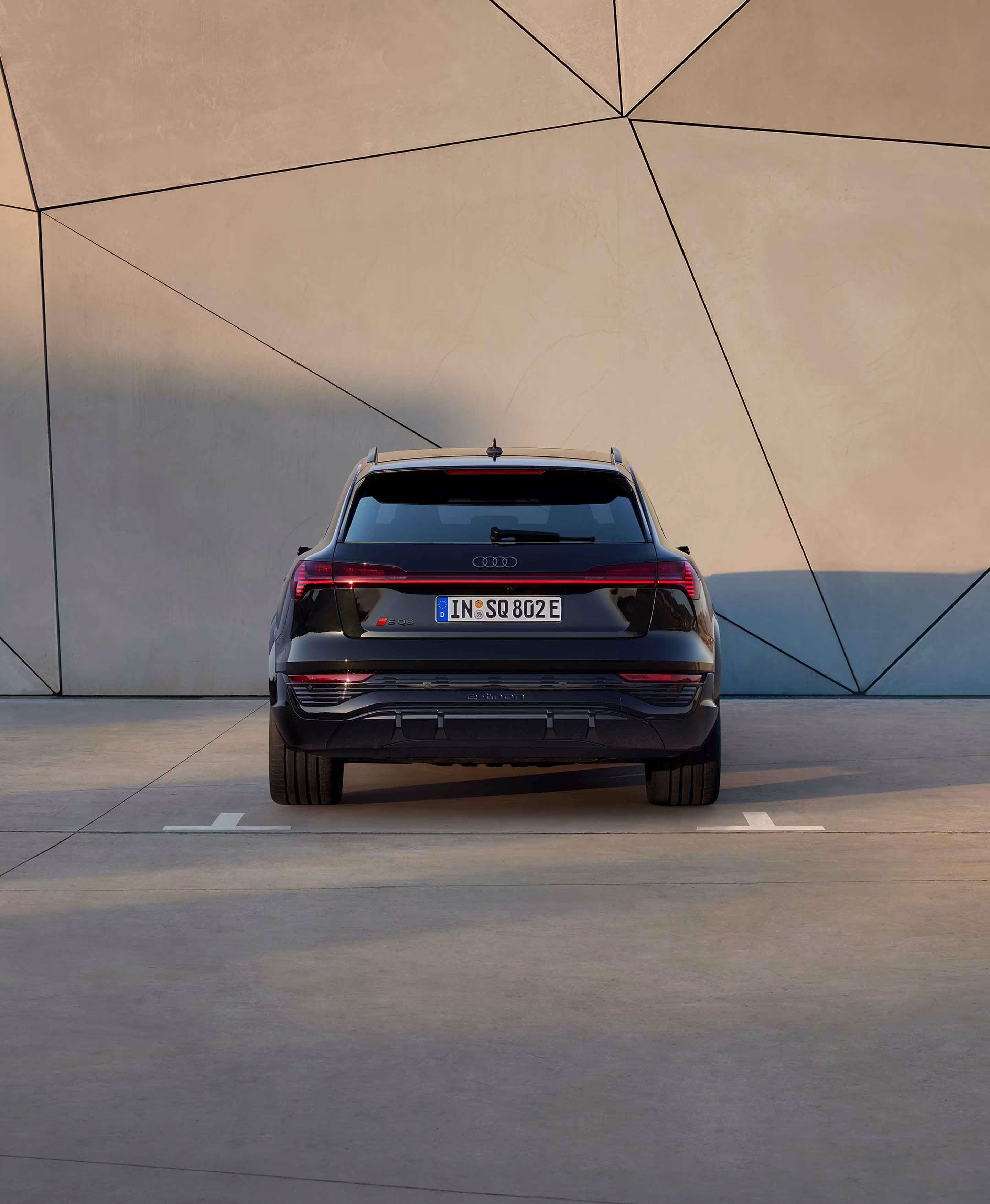 Elektroautos - Dachreling: serie - Audi Q4 e-tron