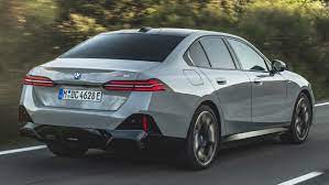 Elektroautos - Position Ladeanschluss: Rechts hinten - BMW i5 eDrive40 Limousine