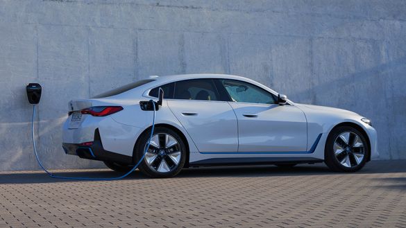Elektroautos - adaptiver Tempomat - BMW i4 M60 xDrive
