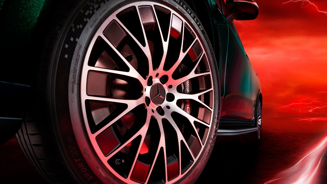 Elektrische auto's - Notrufsystem - Mercedes-Benz EQE AMG 43 4MATIC