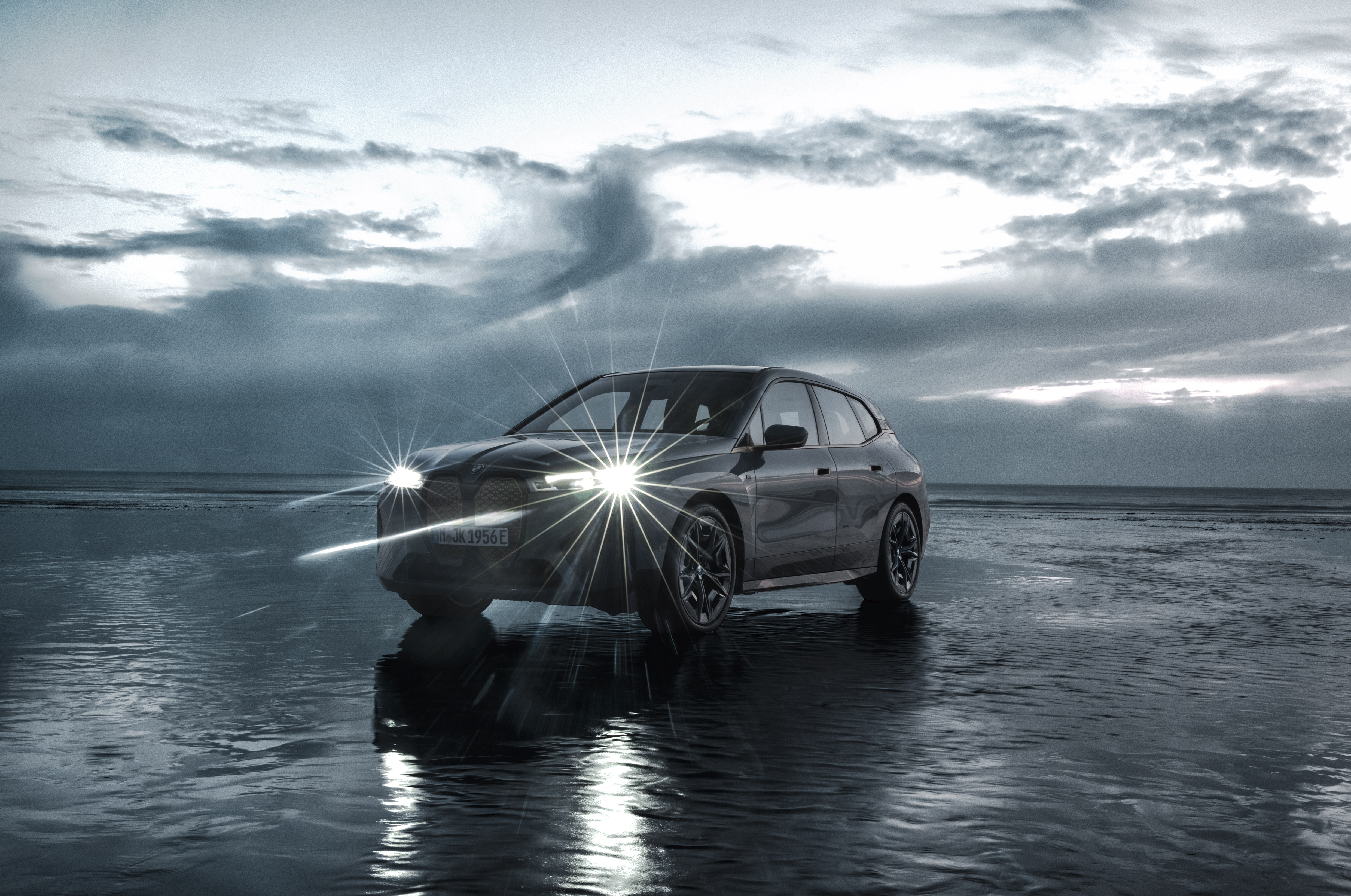 Elektroautos - Position Ladeanschluss: Rechts hinten - BMW iX xDrive 60