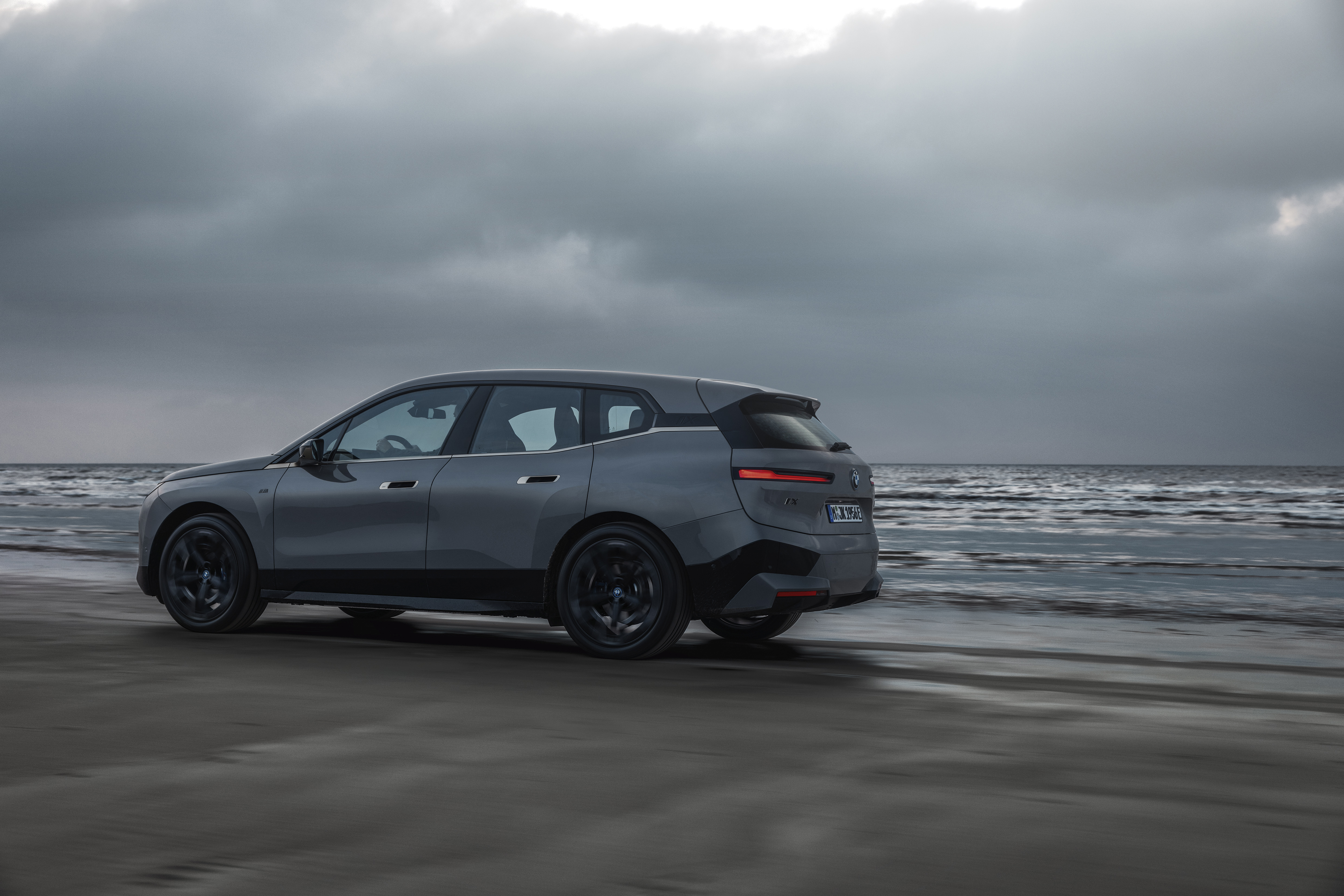 Elektroautos - Position Ladeanschluss: Rechts hinten - BMW iX xDrive 60