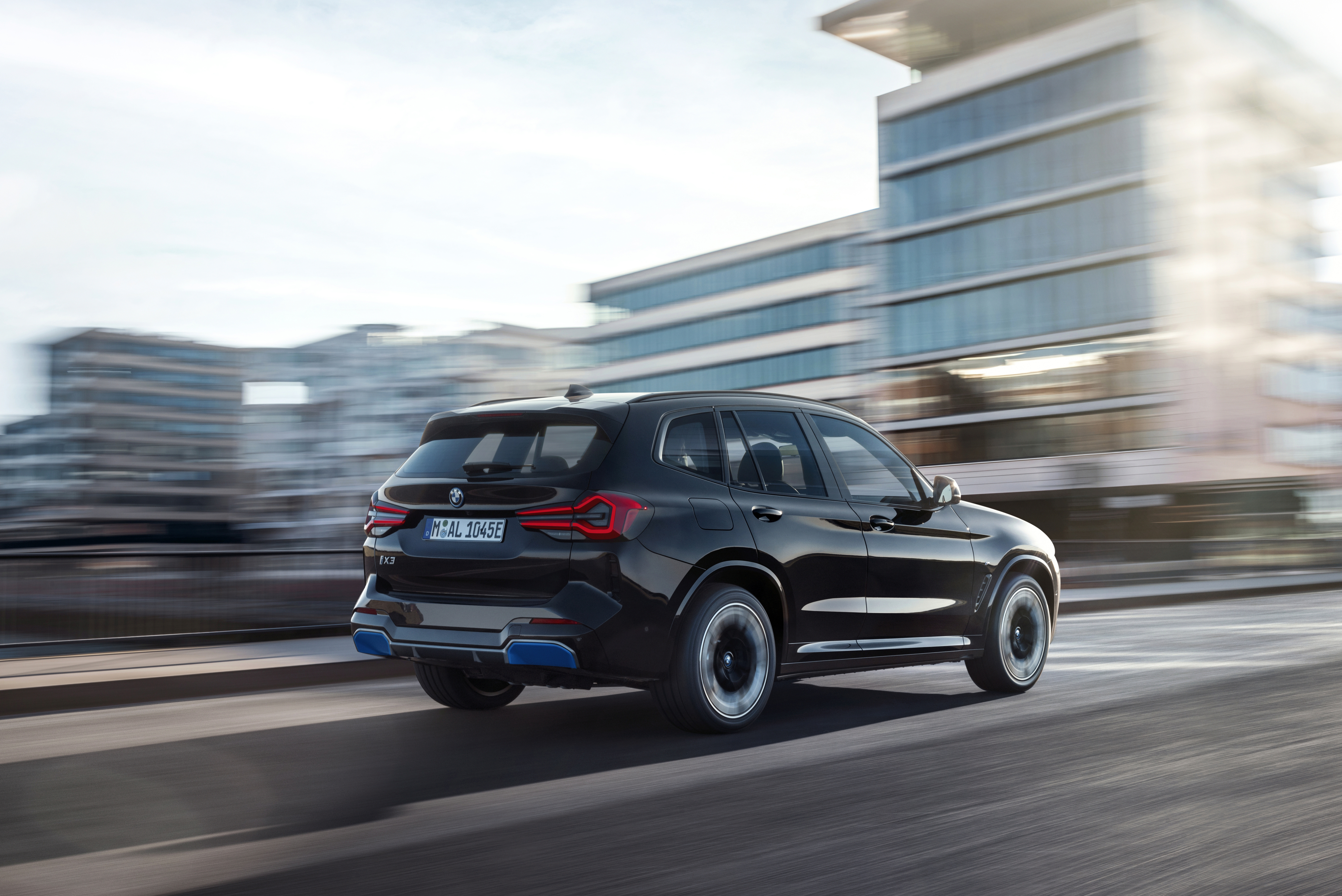 Elektrische auto's - Position Ladeanschluss: Rechts hinten - BMW iX3 50 xDrive