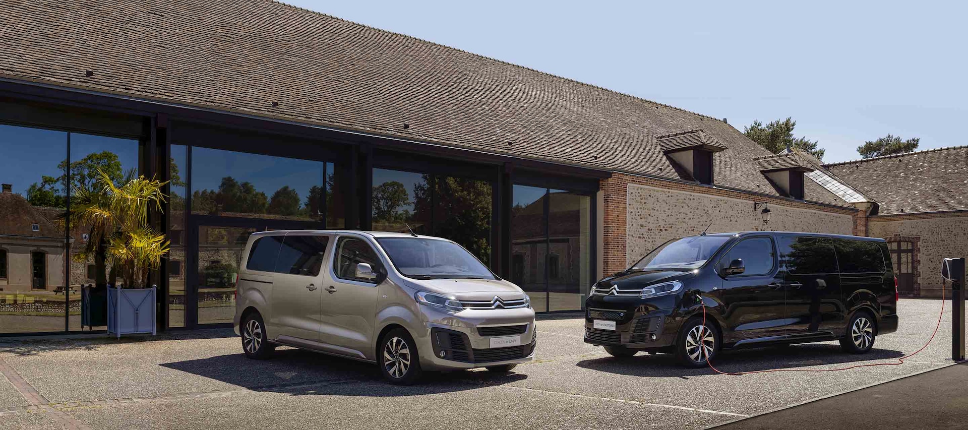 Elektroautos - Aufbau: Kleinbus - Citroen ë-SpaceTourer M 50 kWh