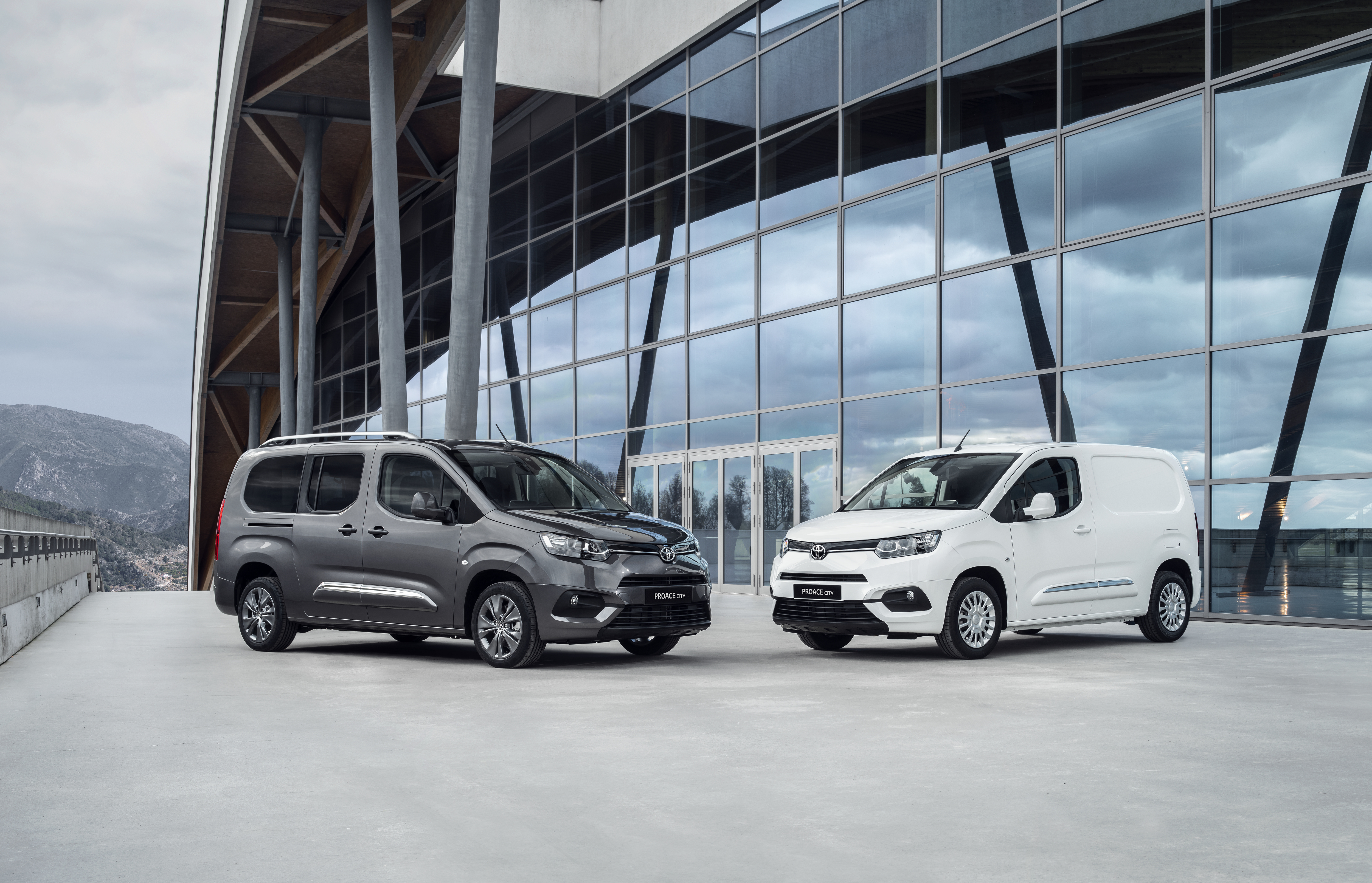 Elektrische auto's - Isofix - Toyota PROACE Verso Electric L2 50 kWh
