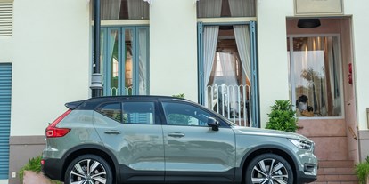 Electric cars - Position Ladeanschluss: Links hinten - Volvo XC40 Recharge Twin Pure Electric